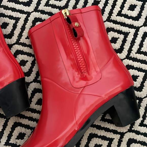Kate Spade NY Penny Red Shiny Rubber Short Rain Boot Size 10 - Picture 7 of 8
